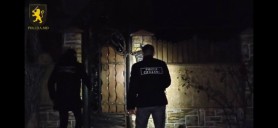 Rețele de fabricare a documentelor false, destructurate de oamenii legii
